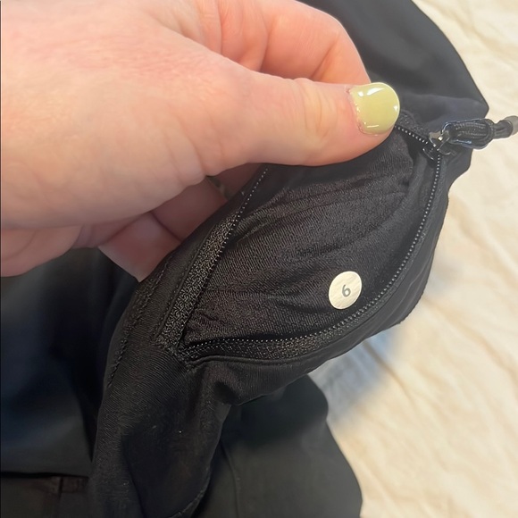 Lululemon Speed Up Black shorts - Picture 4 of 4